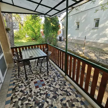 Oenallo Nyaralo Balatonszarszon Vakantiehuis *