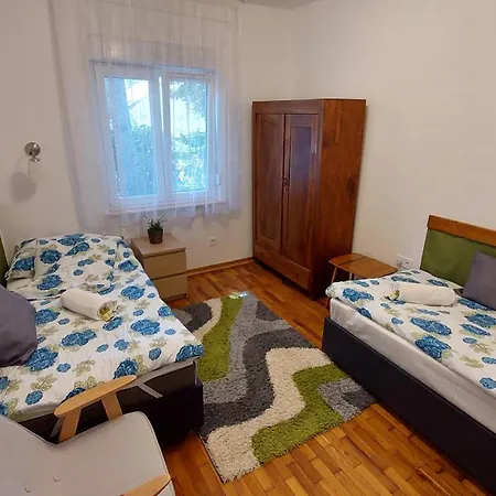 Σπίτι διακοπών Oenallo Nyaralo Balatonszarszon